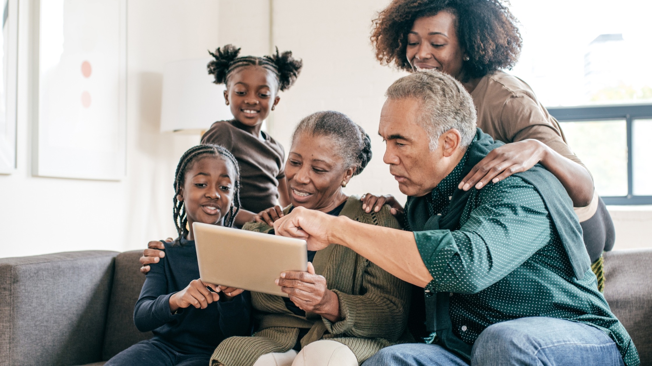 Keeping Seniors Mentally Engaged and Emotionally Connected this Summer